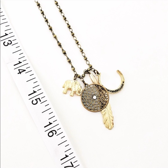 Express crescent moon feather necklace - Picture 4 of 6